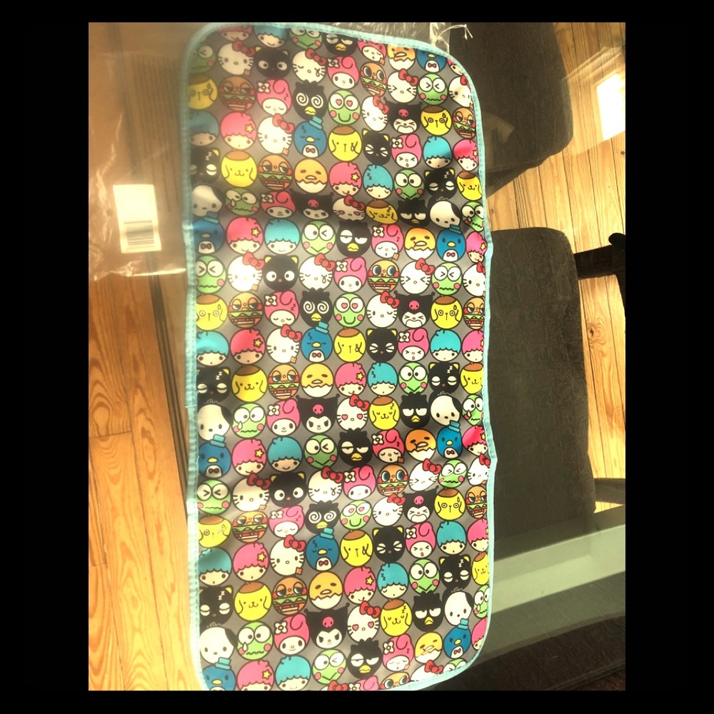 Ju-Ju-Be 4 Sanrio Be Right Back baby changing pad